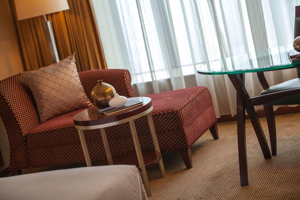 Renaissance Wuhan Hotel מראה חיצוני תמונה