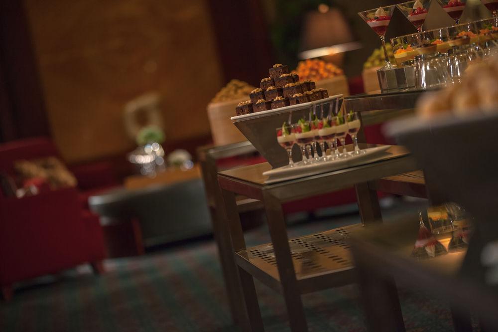 Renaissance Wuhan Hotel מראה חיצוני תמונה