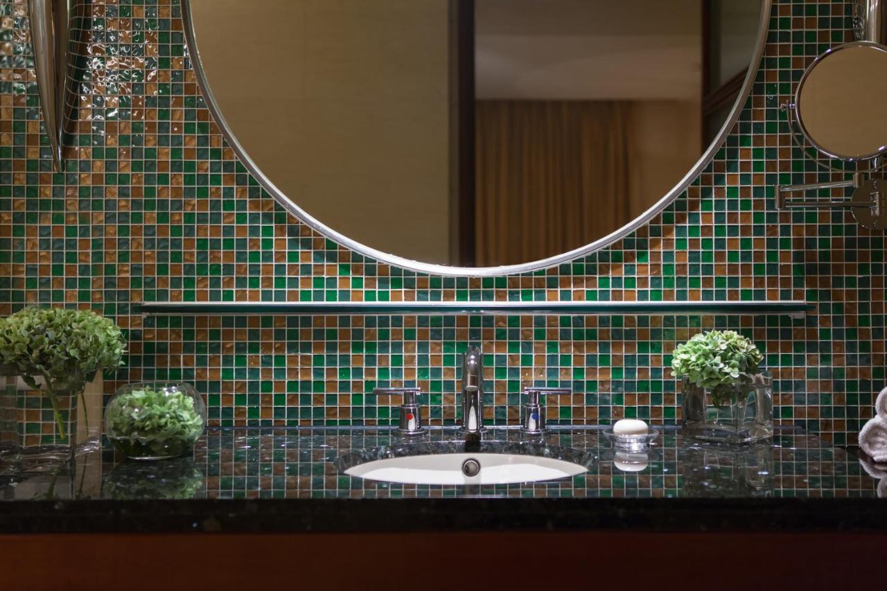 Renaissance Wuhan Hotel מראה חיצוני תמונה
