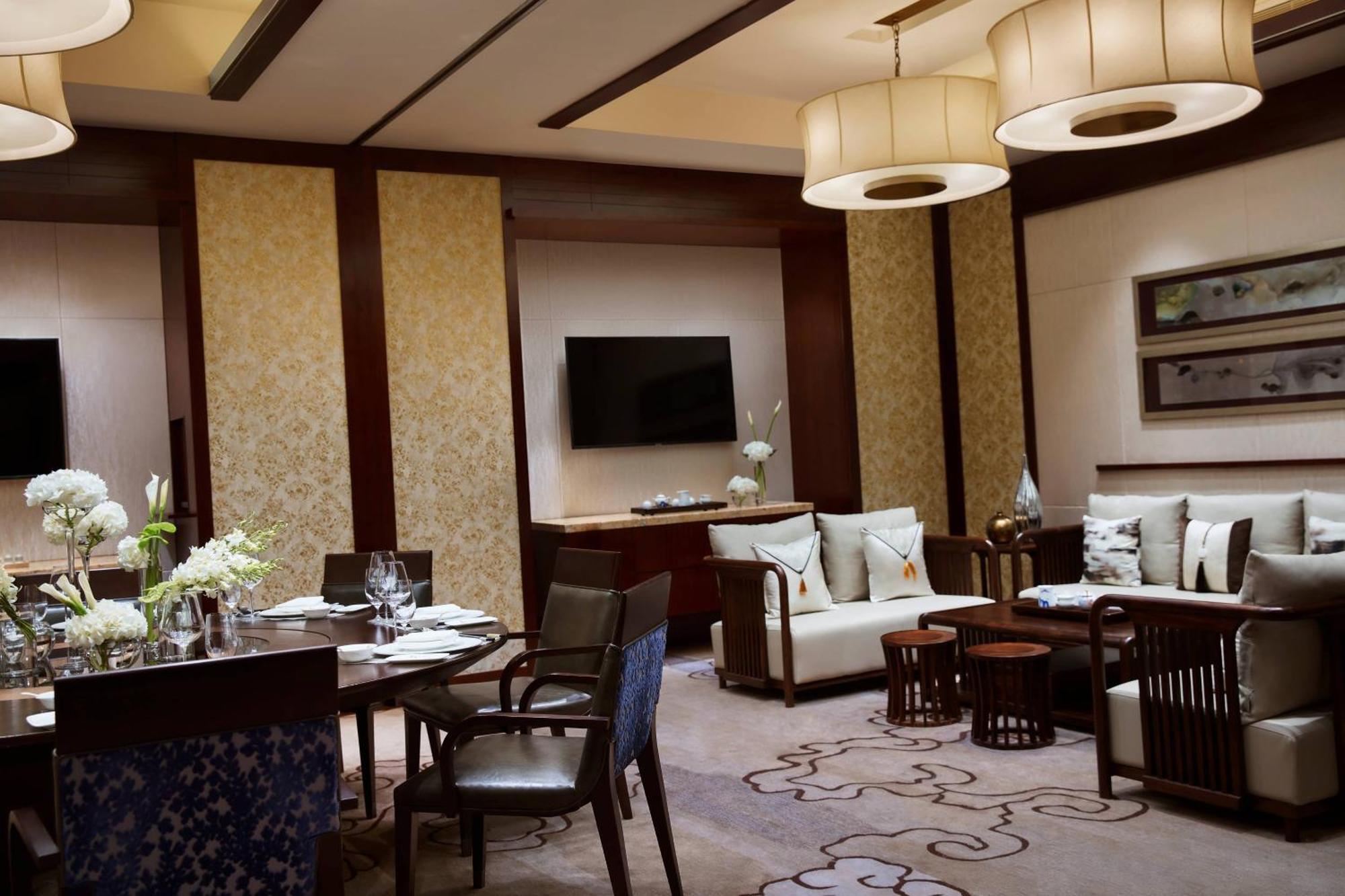 Renaissance Wuhan Hotel מראה חיצוני תמונה