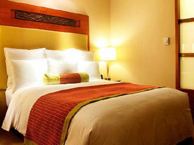 Renaissance Wuhan Hotel מראה חיצוני תמונה