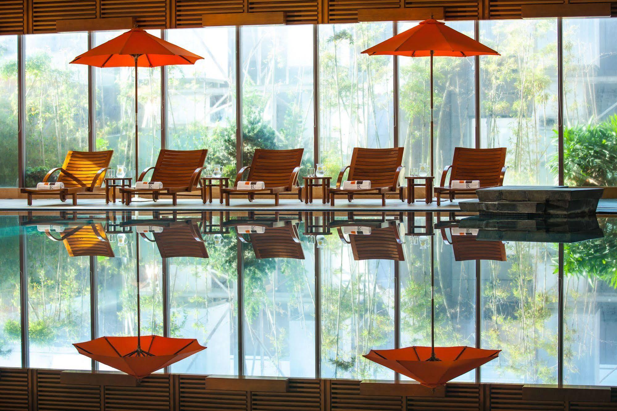 Renaissance Wuhan Hotel מראה חיצוני תמונה